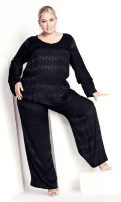 City Chic Navabi Black Chevron Wave Long Sleeve Top