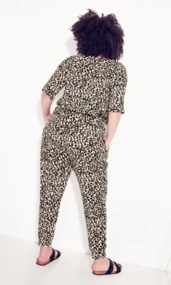 City Chic Zim & Zoe Cream Hacci Print Jogger -Bold Fit Store 2 1 210829pinkanimal 3